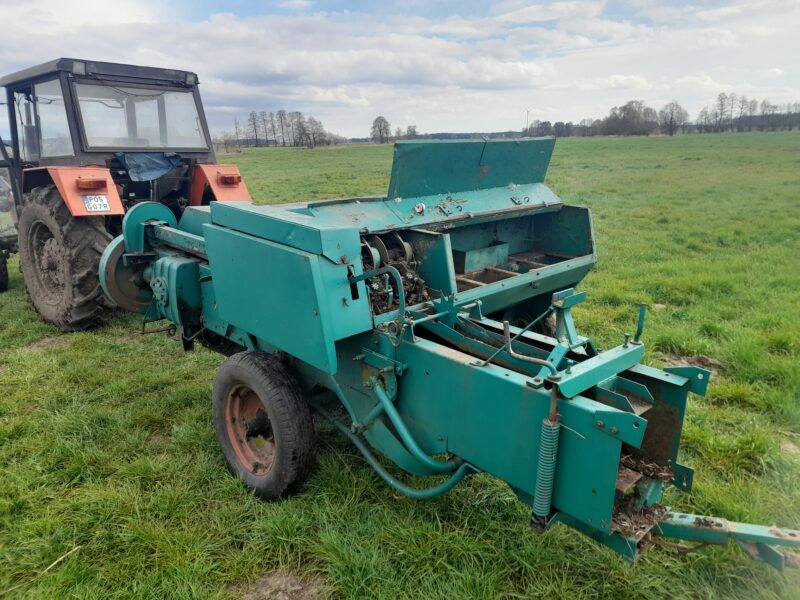 Sprzedam prasę kostkującą john deere
