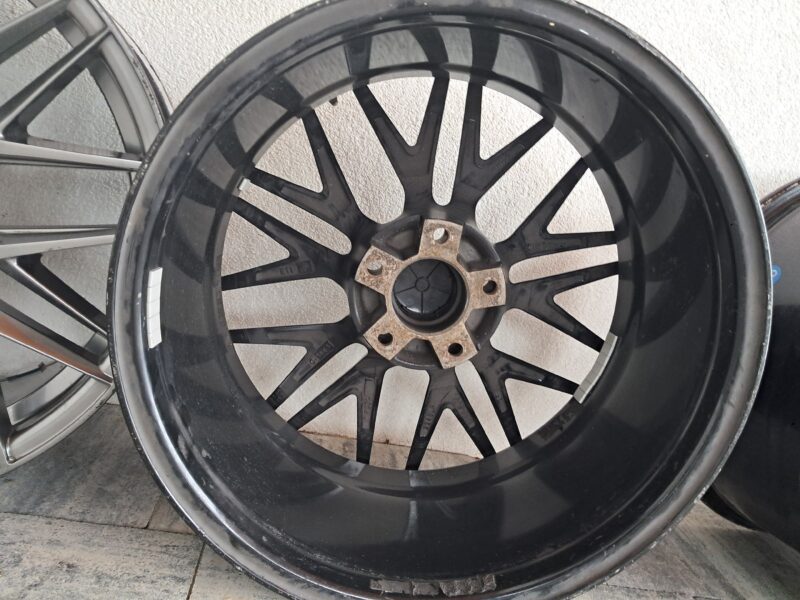 Felgi Japan Racing 18,8.5 do BMW