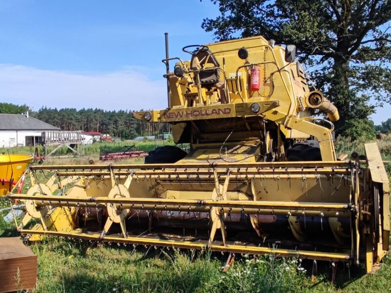 Kombajn zbożowy New Holland 1545