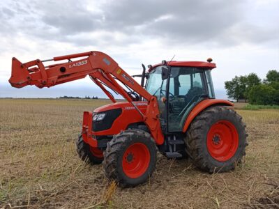 Ciągnik rolniczy Kubota M9540 z ładowaczem Kubota LA1353