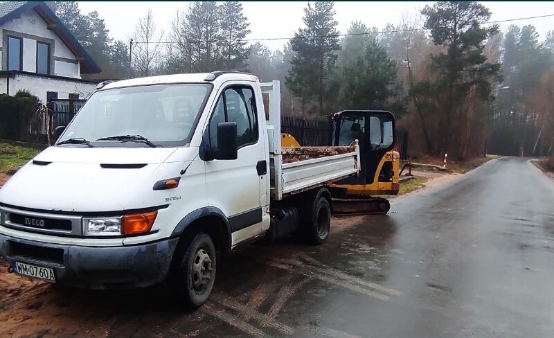 Prace ziemne/Usługi transportowe/minikoparką/Koparko-ładowarką/Koparką kołową/wywrotką/lawetą