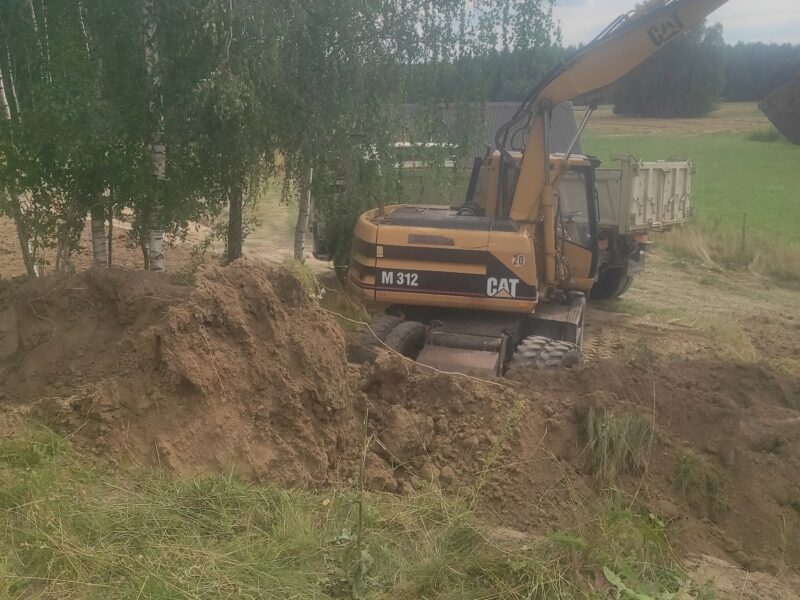 Prace ziemne/Usługi transportowe/minikoparką/Koparko-ładowarką/Koparką kołową/wywrotką/lawetą