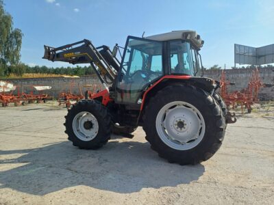 Massey Ferguson 6255 z ładowaczem