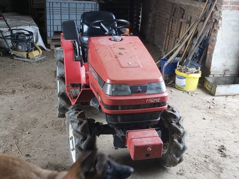 Minitraktorek 17 koni Mitsubishi mt155