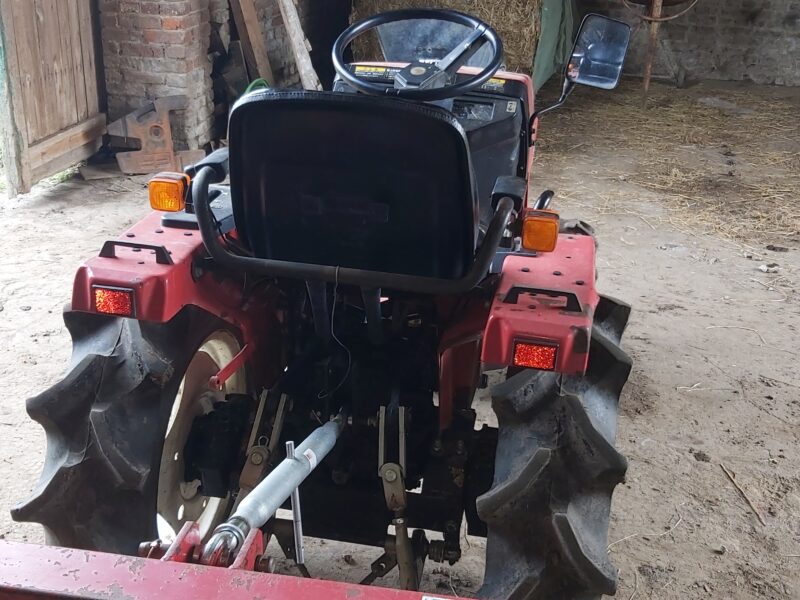Minitraktorek 17 koni Mitsubishi mt155