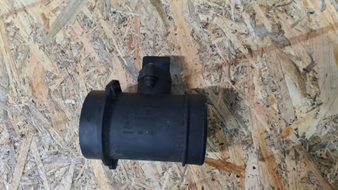 Przepływomierz Audi 2,5TDI V6