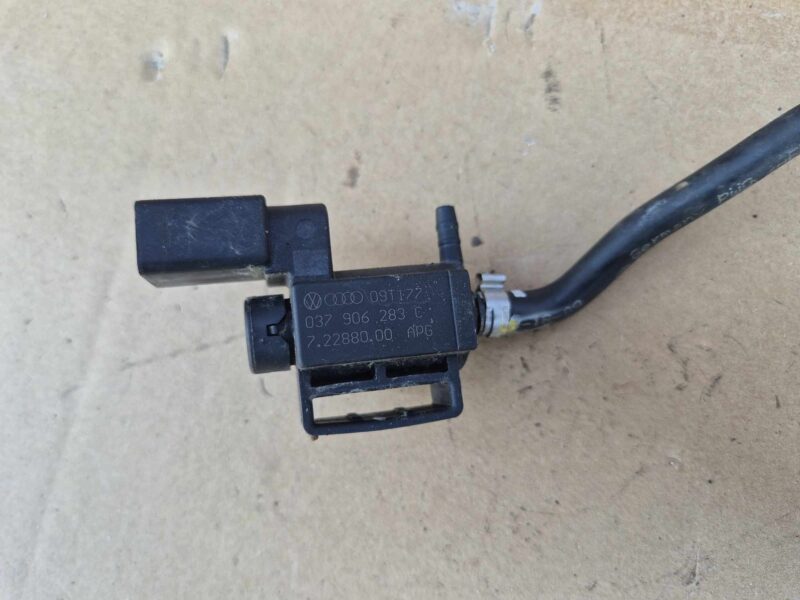 Volkswagen OE 037906283C zawór podciśnienia