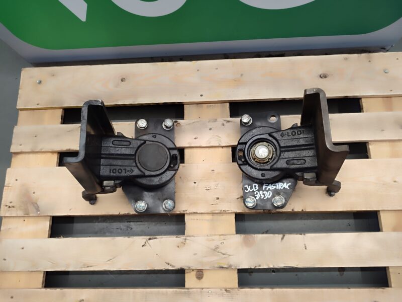 Mocowanie Uchwyt błotnika 333 T0906 JCB FASTRAC 8330