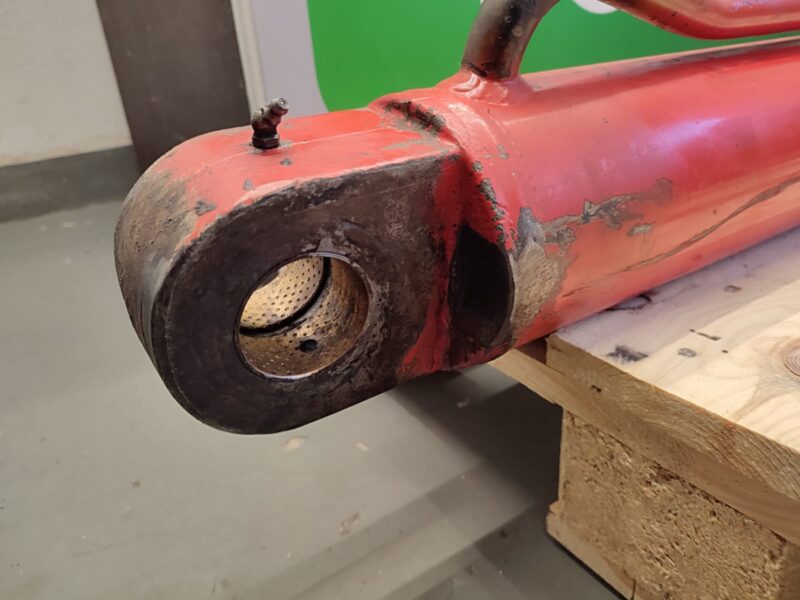 Zamek hydrauliczny 08498803323503F siłownika głównego ramienia MANITOU MLT 627
