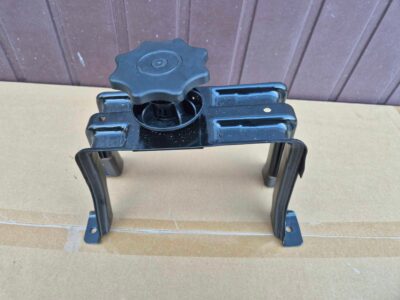 UCHWYT MOCOWANIE KOLA ZAPASOWEGO AUDI A4 B8 A5 8T 8K0802715A