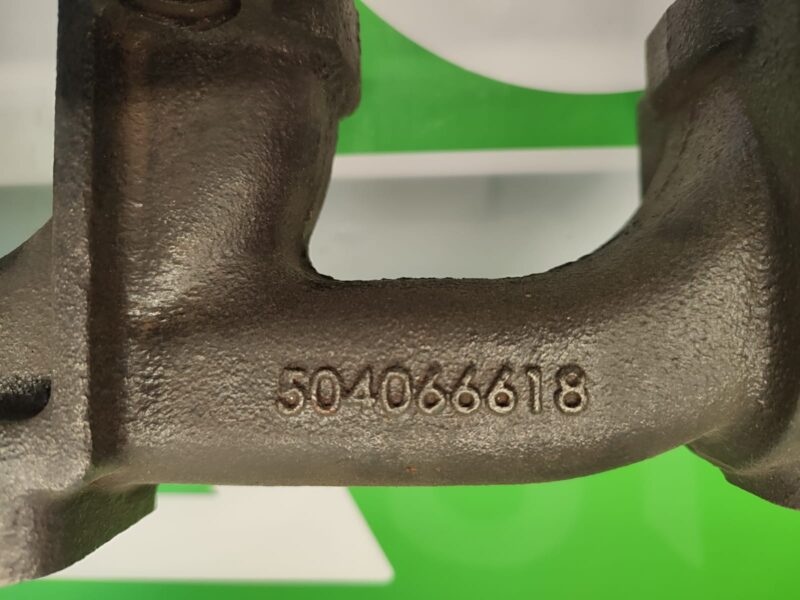 Kolektor wydechowy 504066618 Iveco 8045.25 New Holland LM 430