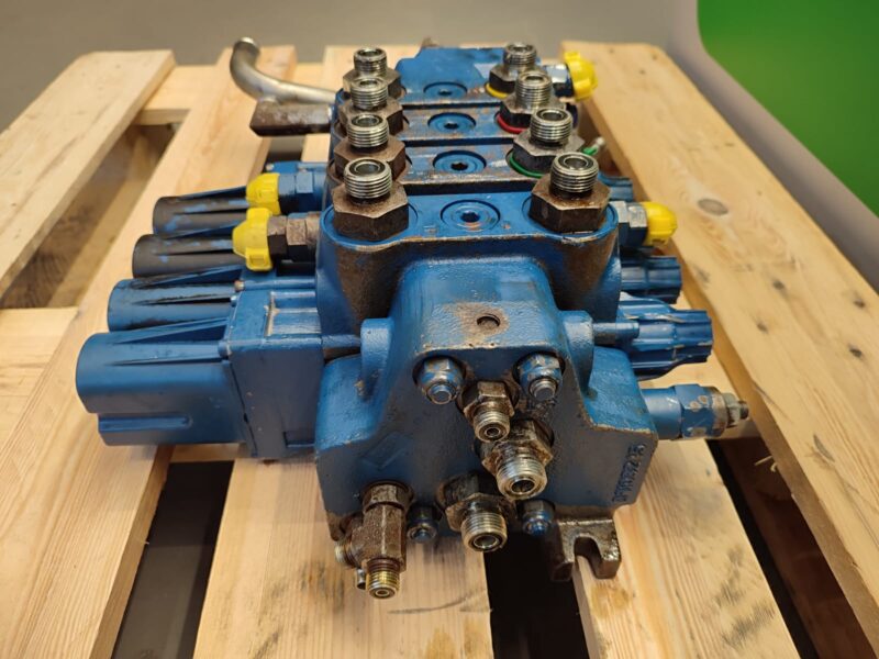 Rozdzielacz hydrauliczny 08103245 08101197 Rexroth