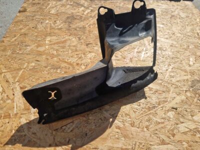 KIEROWNICA WLOT POWIETRZA AUDI A6 C6 4F0145333B