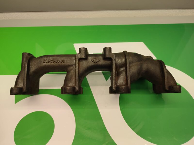 Kolektor wydechowy 504066618 Iveco 8045.25 New Holland LM 430