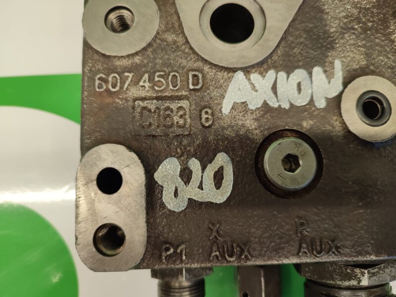 Blok zaworowy 607450D CLAAS AXION 820
