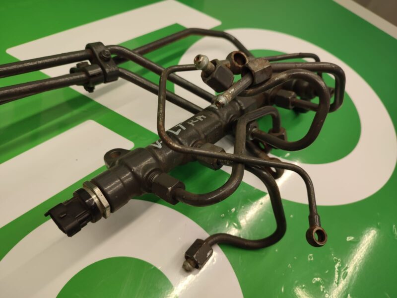Listwa wtryskowa V837069049 Common Rail V837070300 VALTRA N 101