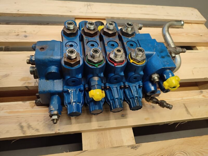 Rozdzielacz hydrauliczny 08103245 08101197 Rexroth