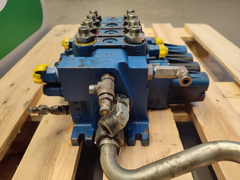 Rozdzielacz hydrauliczny 08103245 08101197 Rexroth