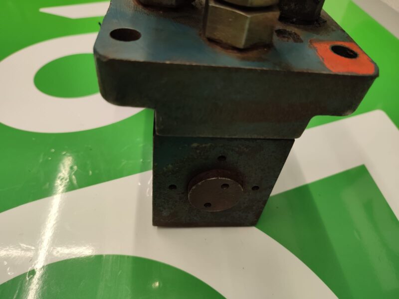 Zawór 0810001797 Bosch 081WV10P1V1027 Manitou MT 1235 SL