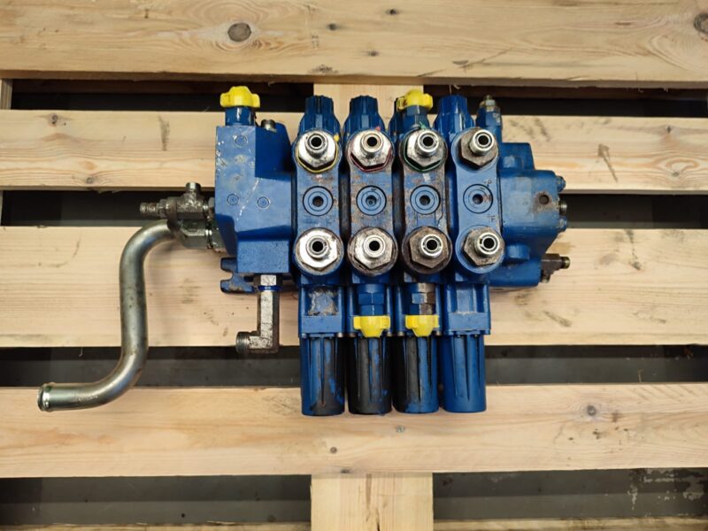 Rozdzielacz hydrauliczny 08103245 08101197 Rexroth