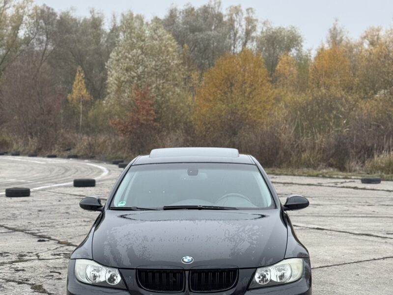BMW E90 318i