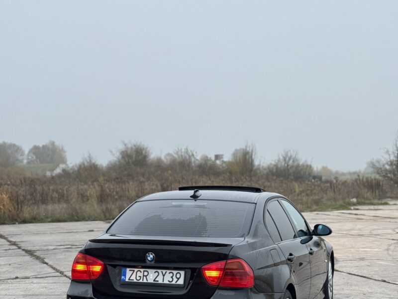 BMW E90 318i