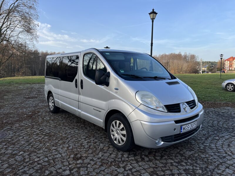 Renault Trafic 9os long 2.0