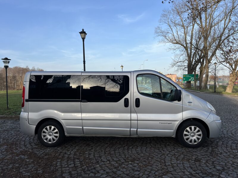 Renault Trafic 9os long 2.0