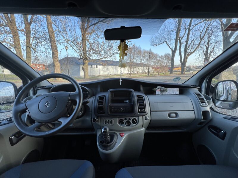 Renault Trafic 9os long 2.0