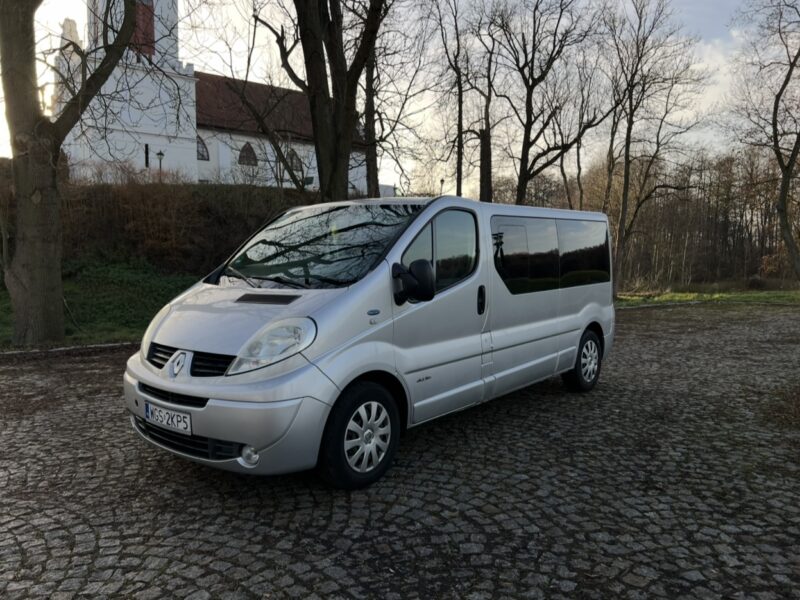 Renault Trafic 9os long 2.0