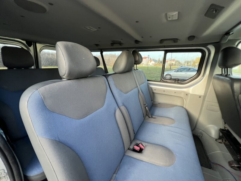 Renault Trafic 9os long 2.0