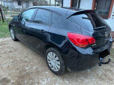 Opel astra j