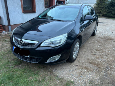 Opel astra j