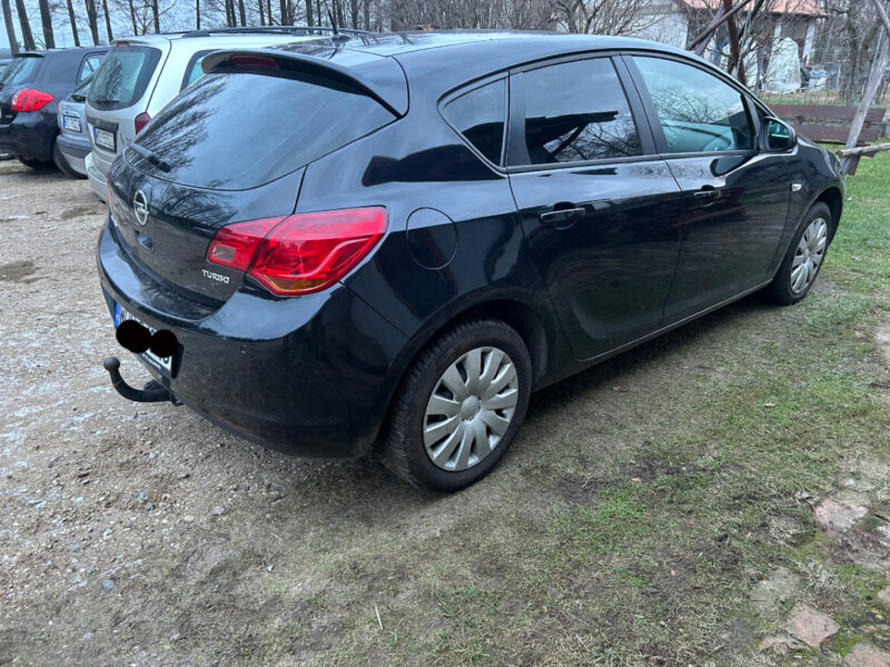 Opel astra j