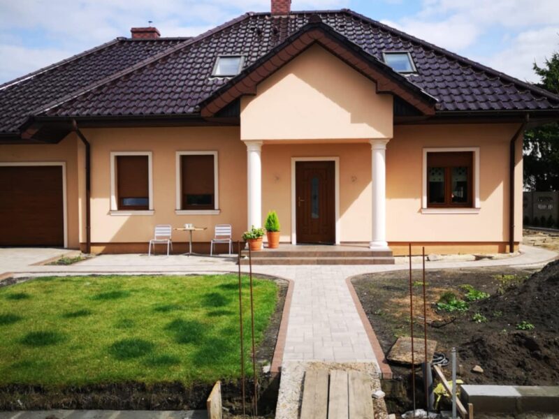 Ocieplania elewacji, tynki strukturalne metodą natryskową