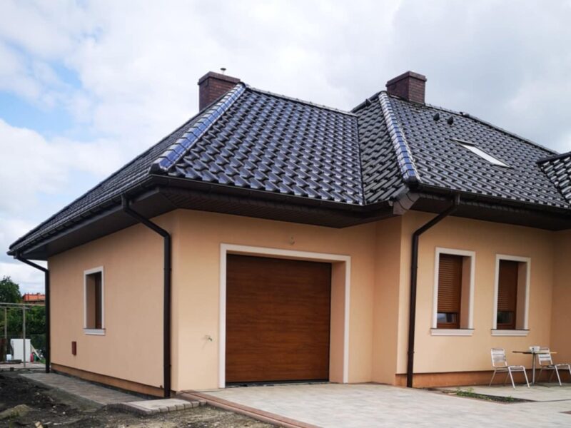 Ocieplania elewacji, tynki strukturalne metodą natryskową
