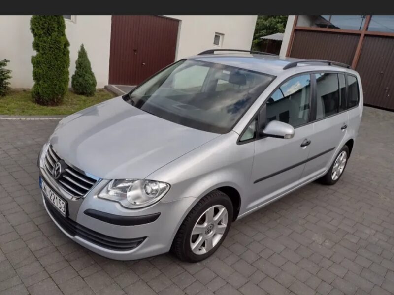 Volkswagen Touran 1.6mpi GAZ 7os. 2007