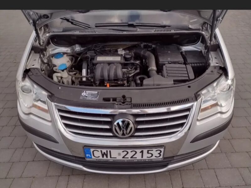 Volkswagen Touran 1.6mpi GAZ 7os. 2007