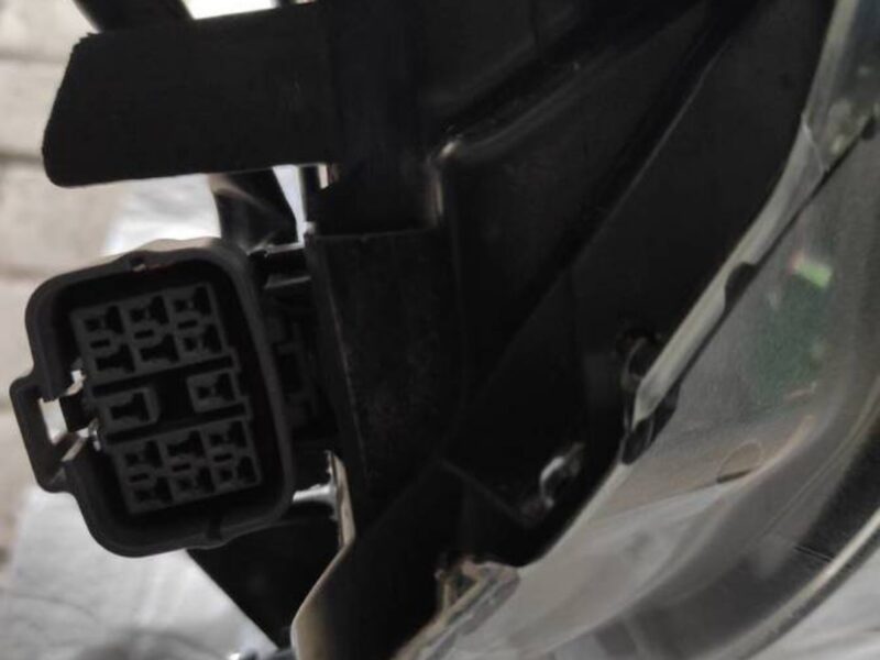 Lampa prawa przednia Mazda CX3 MAZDA 3 NR.Lampa Prawa Mazda 3 III Soczewka