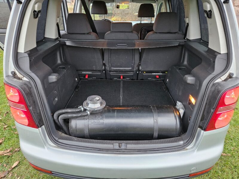 Volkswagen Touran 1.6mpi GAZ 7os. 2007