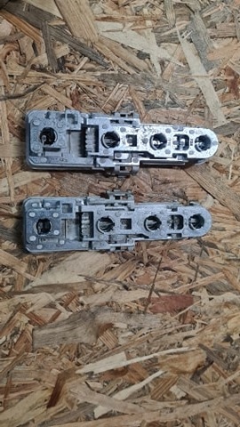 WKŁAD LAMPY A4 B5 LIFT KOMBI TYŁ 8d9945257 PRA/LEW