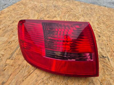 AUDI A6 C6 KOMBI LAMPA LEWY TYŁ 4F9946095