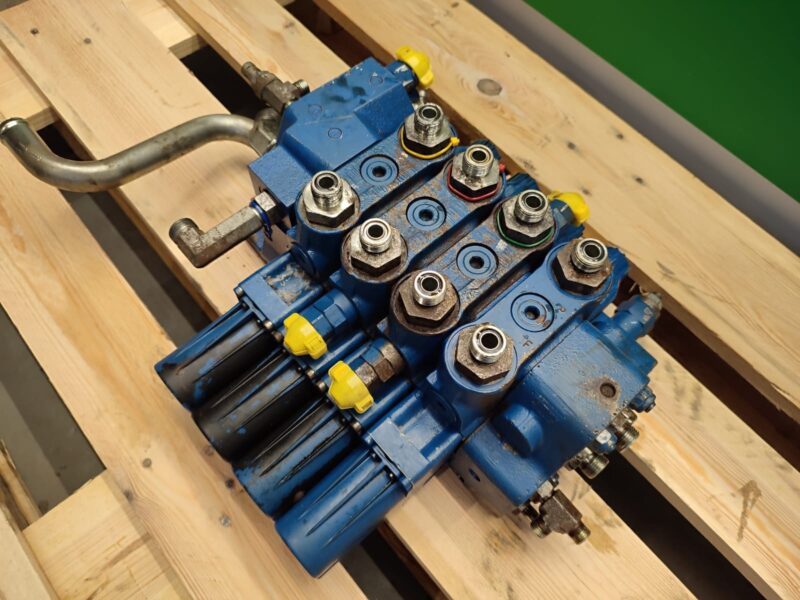 Rozdzielacz hydrauliczny 08103245 08101197 Rexroth