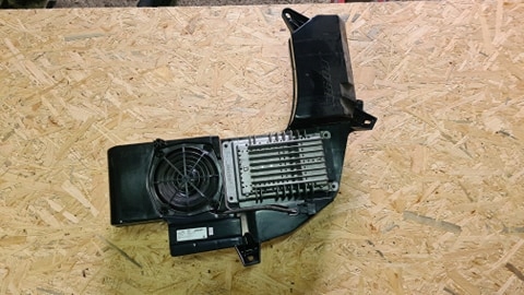 SUBWOOFER GŁOŚNIK BOSE Audi A4 B6 8E9035382B