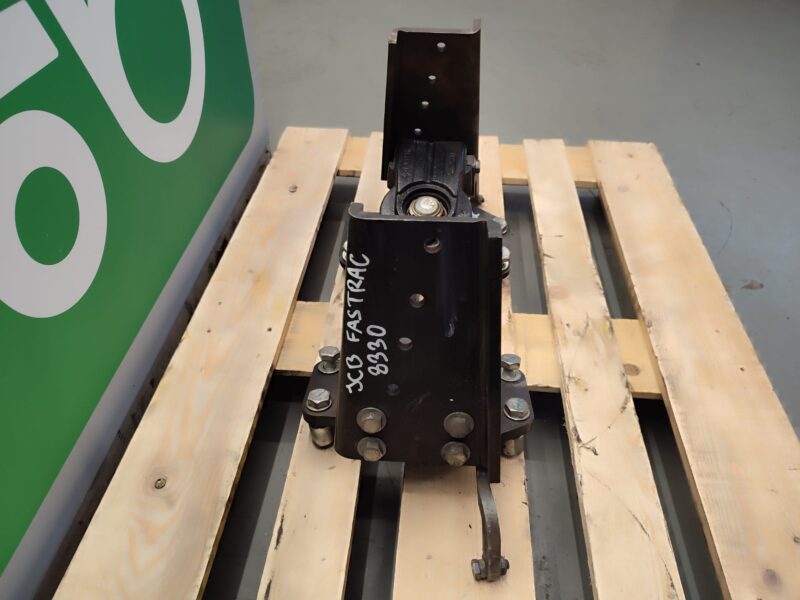 Mocowanie Uchwyt błotnika 333 T0906 JCB FASTRAC 8330
