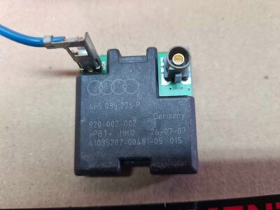 AUDI A6 C6 SEDAN WZMACNIACZ ANTENOWY 4F5035225P