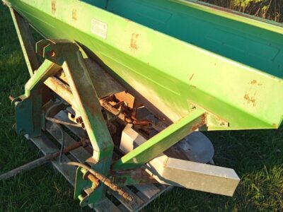 Rozsiewacz nawozów unia brzeg 1200l
