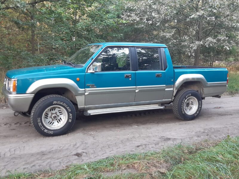 Mitsubishi L200 pickup 4x4 strada Navara hilux ranger