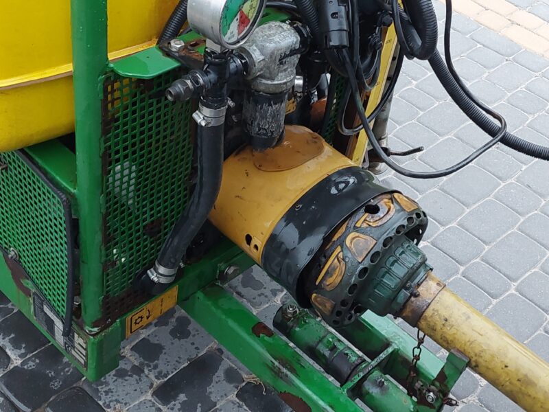 oopryskiwacz z nadmuchem z dyfuzorami john deere 1500l sadowniczy