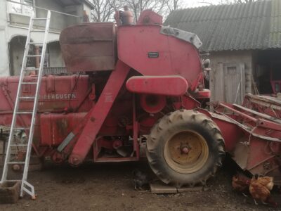 Kombajn zbożowy Massey Ferguson MF87